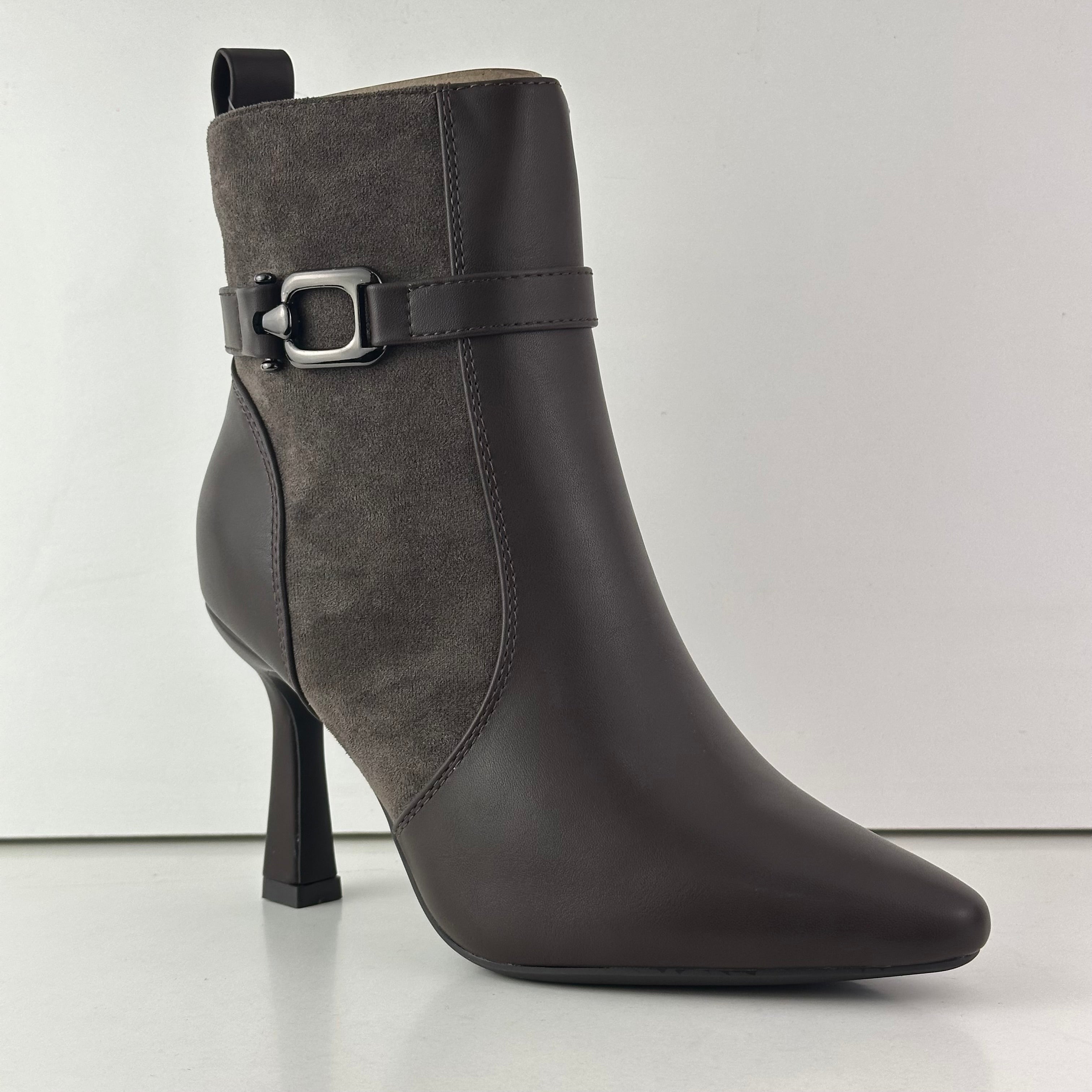Bottes talons, aiguilles
