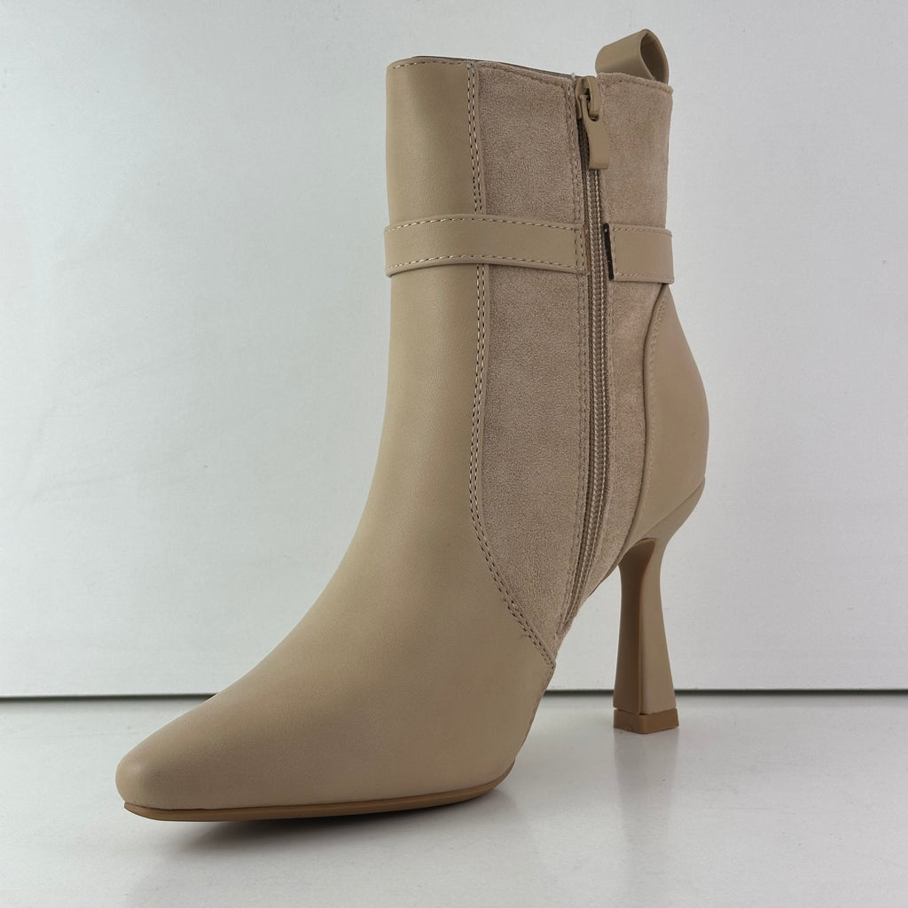 Bottes talons, aiguilles