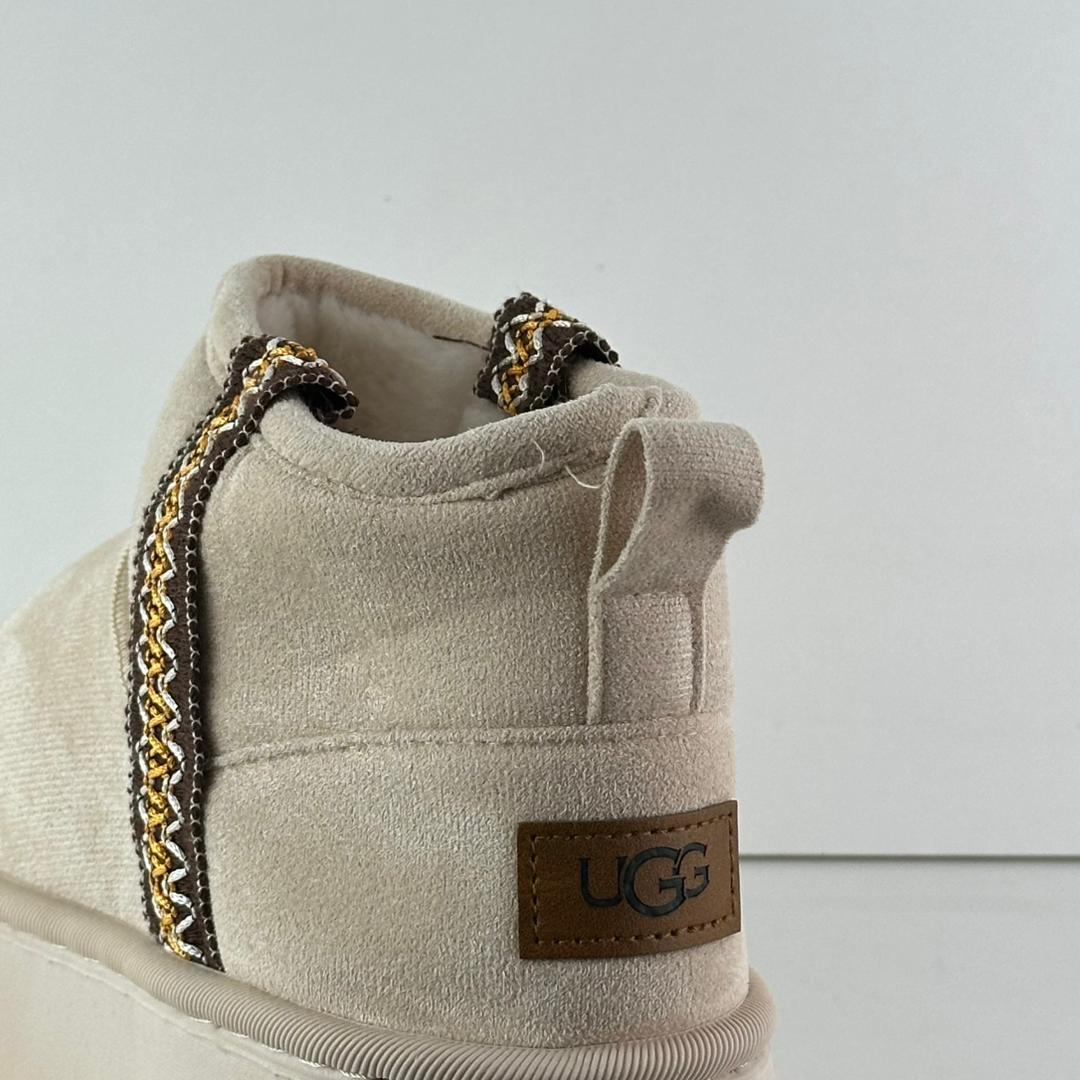 UGG